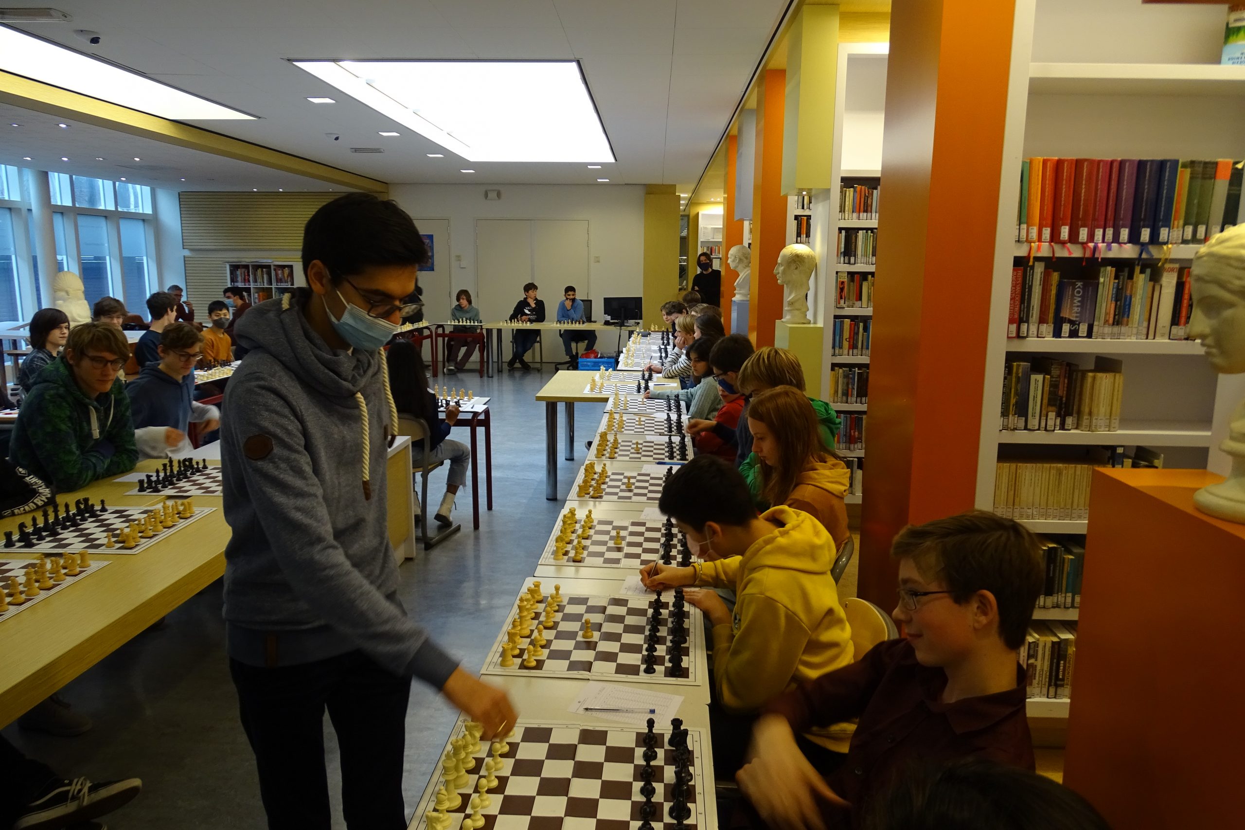 Simultaan schaken tegen Nederlands beste schaker Anish Giri